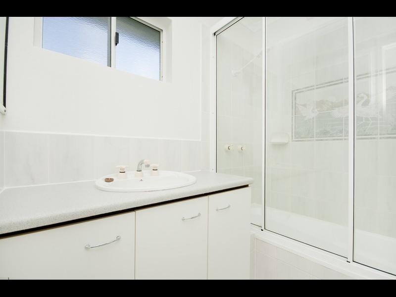 19 Southerden Drive, Mooroobool QLD 4870