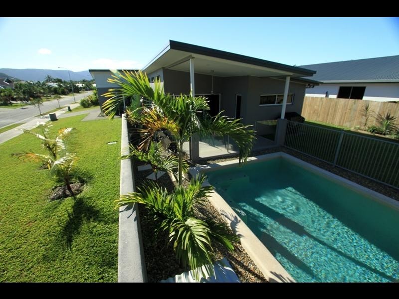 27 Norwood Crescent, Trinity Park QLD 4879