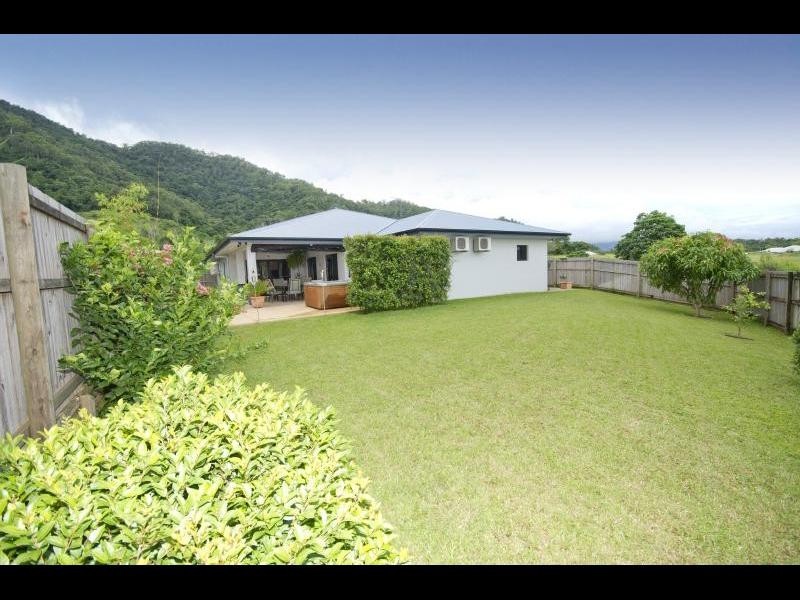 96 McFarlane Drive, Kanimbla QLD 4870