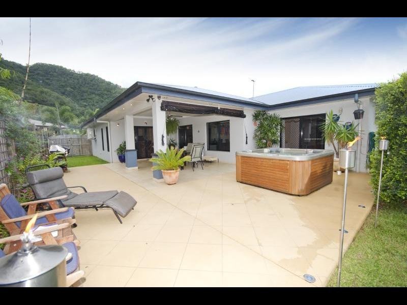 96 McFarlane Drive, Kanimbla QLD 4870