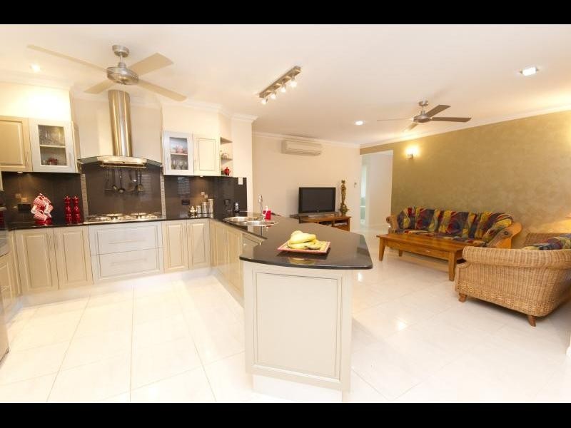 96 McFarlane Drive, Kanimbla QLD 4870