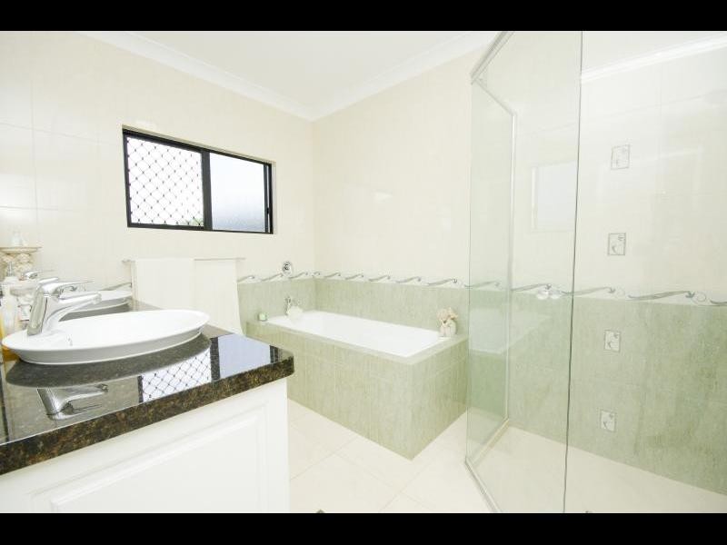 96 McFarlane Drive, Kanimbla QLD 4870