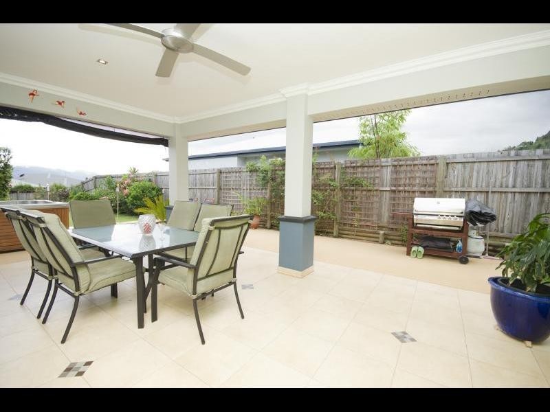 96 McFarlane Drive, Kanimbla QLD 4870