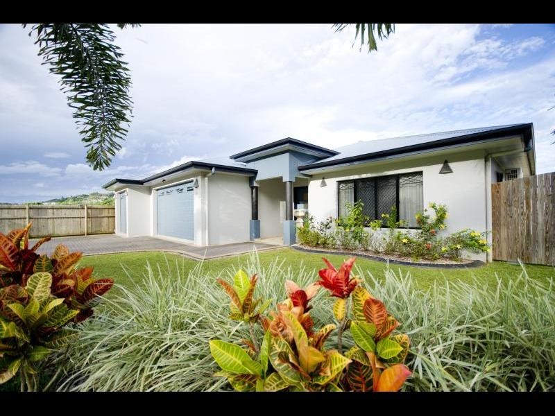 96 McFarlane Drive, Kanimbla QLD 4870