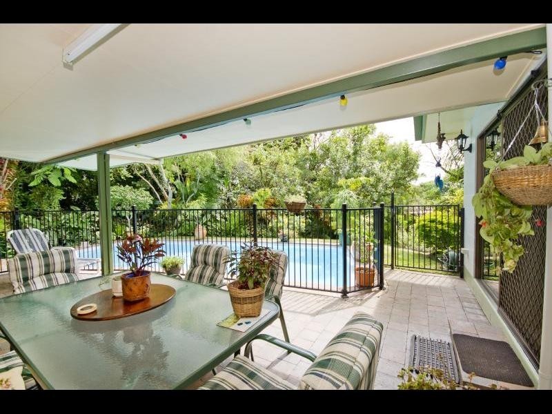 36 Minerva Avenue, Mooroobool QLD 4870