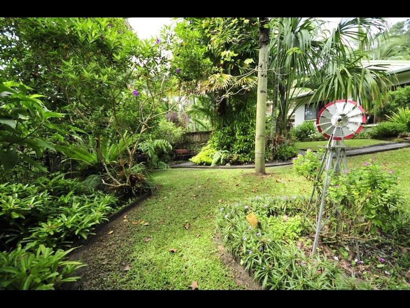 36 Minerva Avenue, Mooroobool QLD 4870