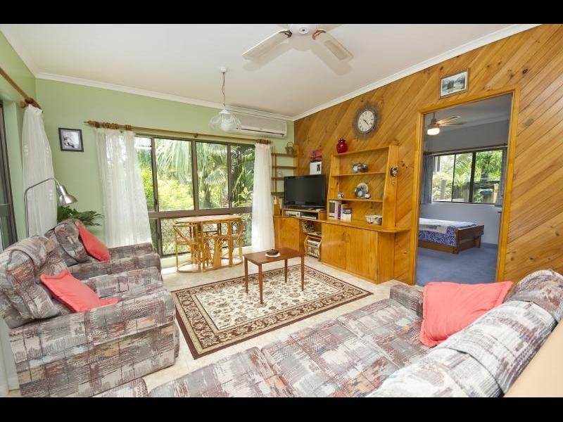 36 Minerva Avenue, Mooroobool QLD 4870
