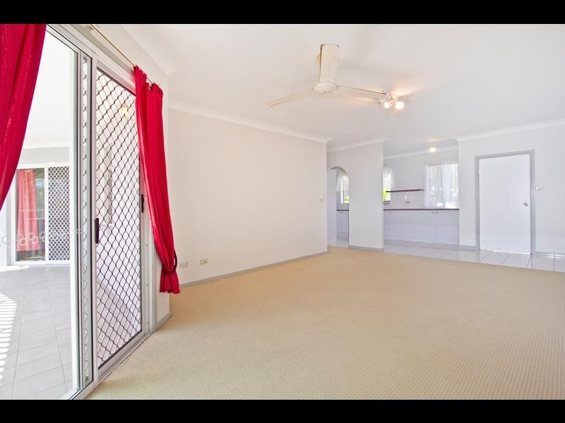 8/19 Springfield Crescent, Manoora QLD 4870