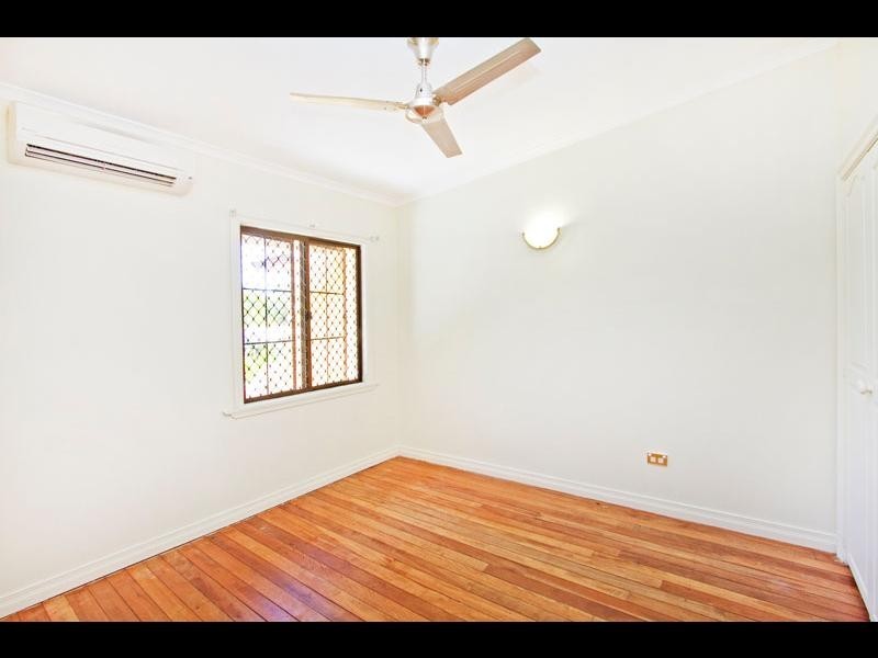2/404 McCoombe Street, Mooroobool QLD 4870