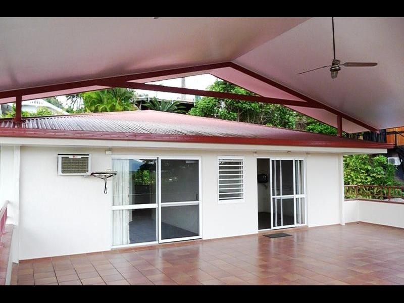 31 Ponticello Street, Whitfield QLD 4870