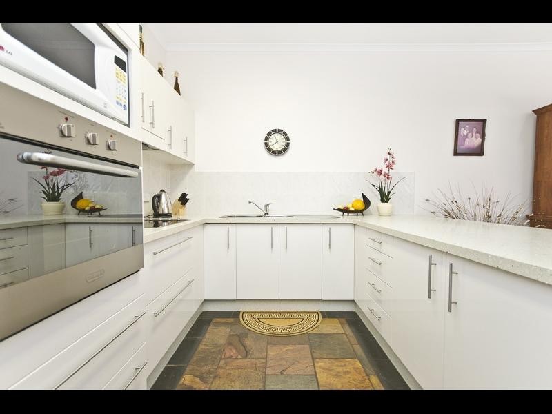 15 Elkhorn Close, Redlynch QLD 4870