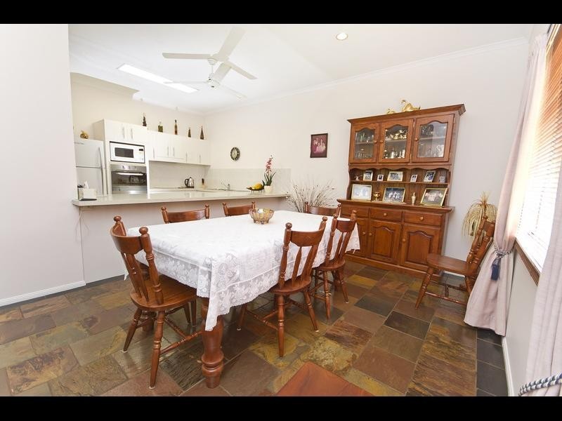 15 Elkhorn Close, Redlynch QLD 4870
