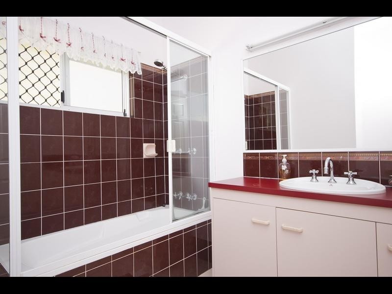 15 Elkhorn Close, Redlynch QLD 4870