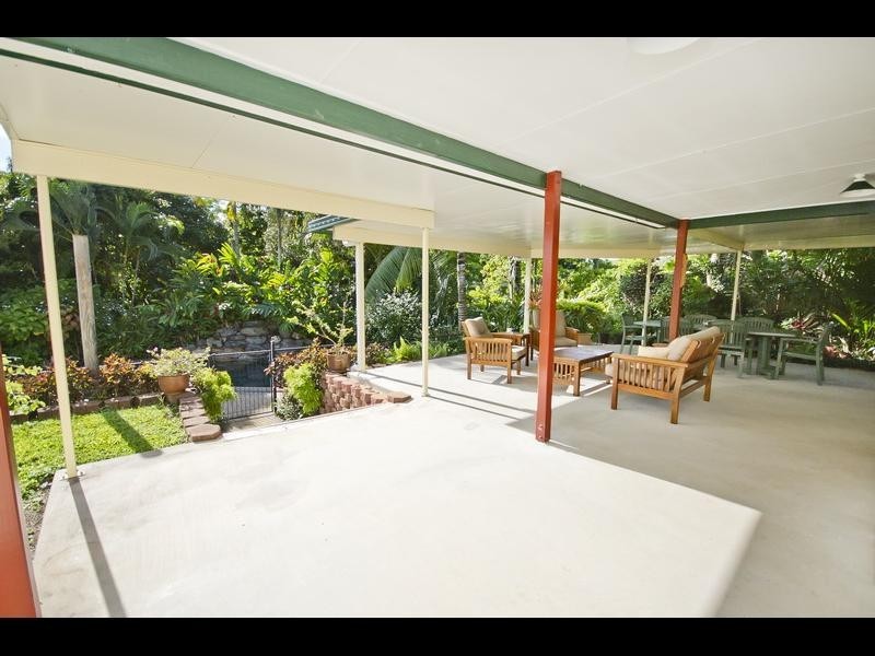 15 Elkhorn Close, Redlynch QLD 4870
