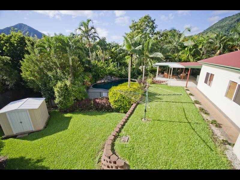 15 Elkhorn Close, Redlynch QLD 4870