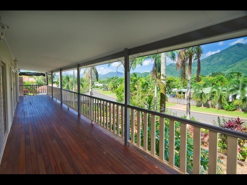 2 Guthrie Close, Bentley Park QLD 4869