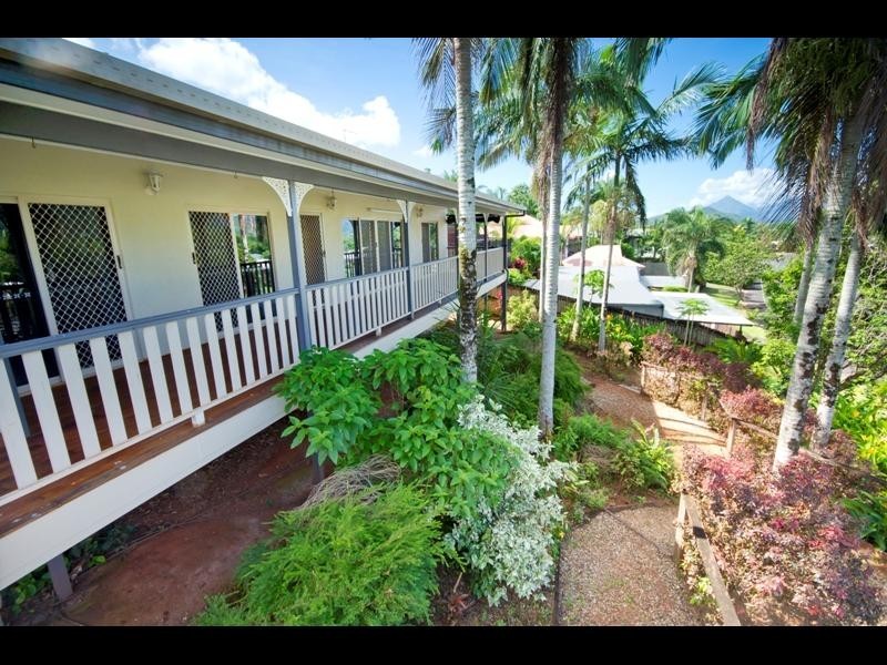 2 Guthrie Close, Bentley Park QLD 4869