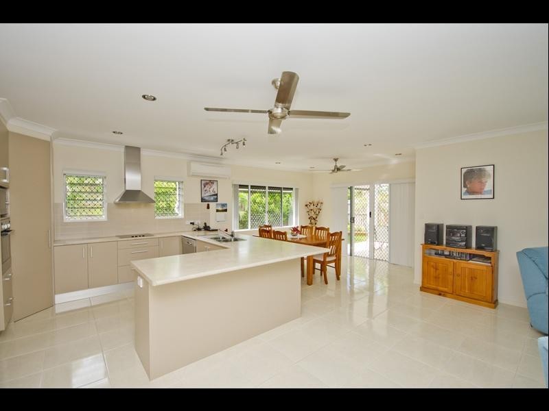 5 Vetiver Street, Trinity Park QLD 4879