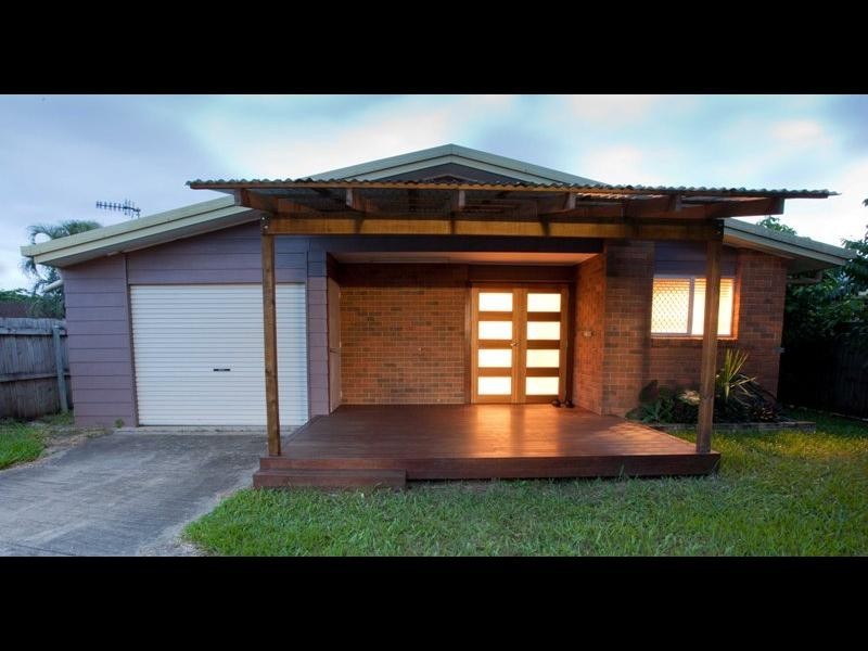 7 Goru Court, Mooroobool QLD 4870
