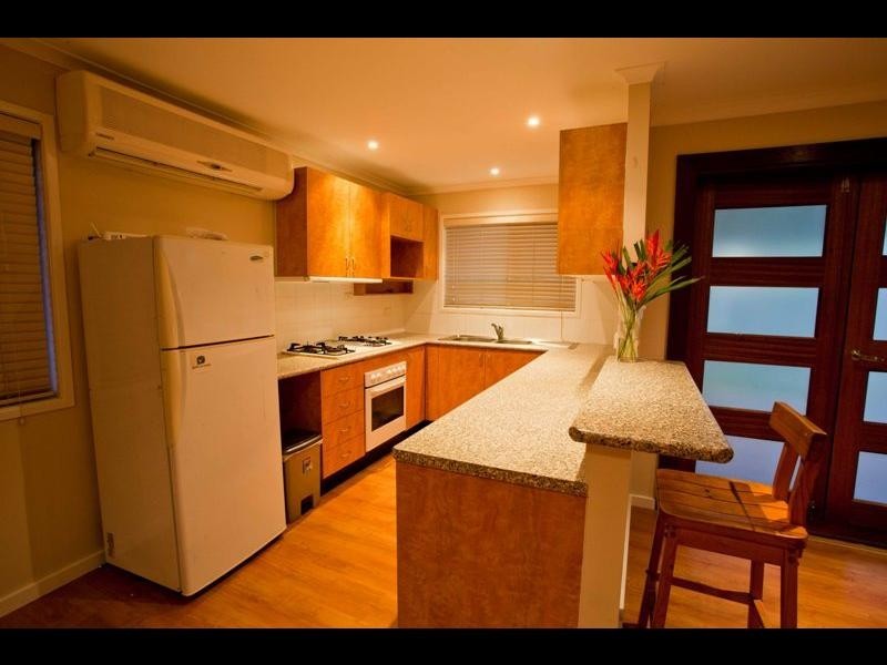 7 Goru Court, Mooroobool QLD 4870