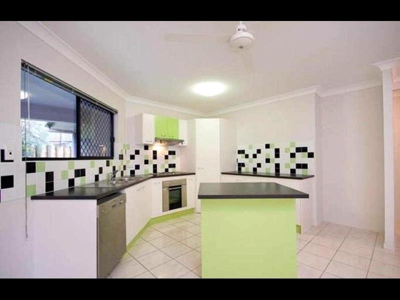 15 Starr Close, Bentley Park QLD 4869