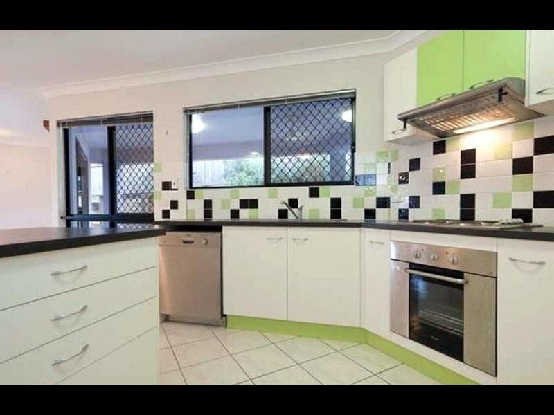 15 Starr Close, Bentley Park QLD 4869