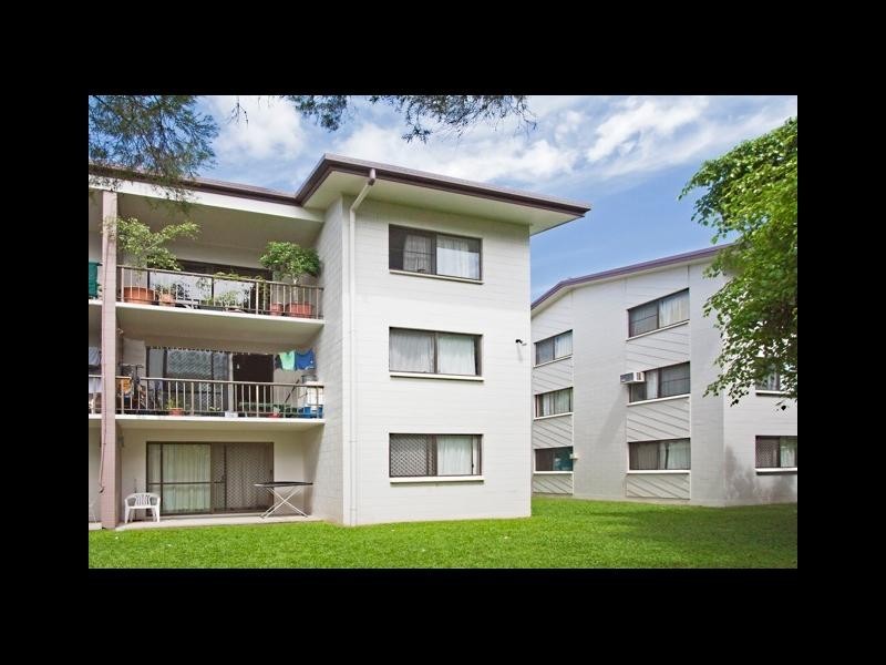 2/173 Mayers Street, Manoora QLD 4870