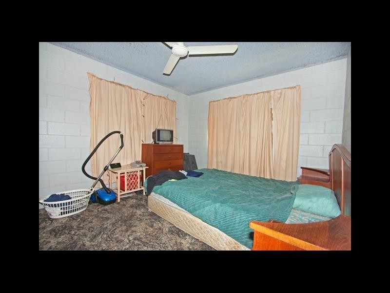 2/173 Mayers Street, Manoora QLD 4870