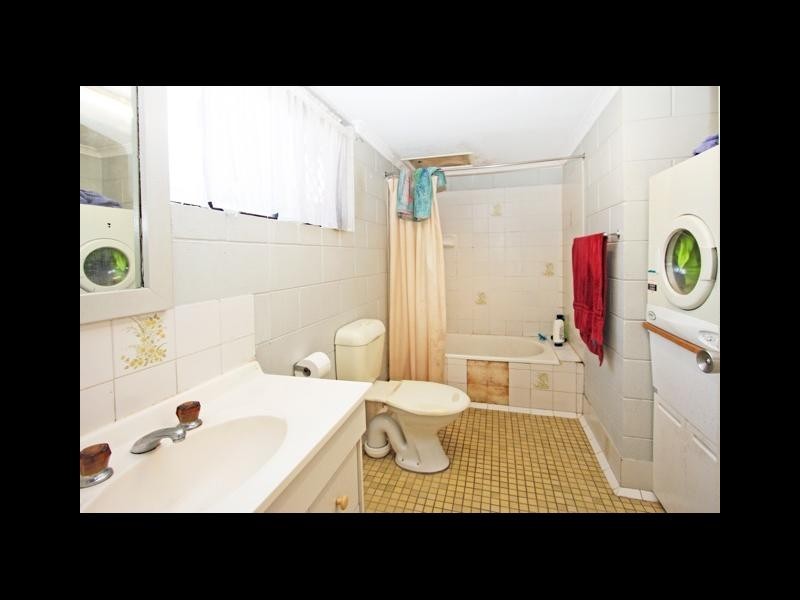 2/173 Mayers Street, Manoora QLD 4870