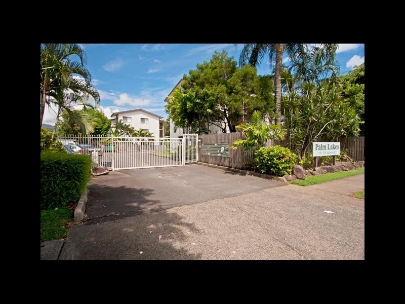 2/173 Mayers Street, Manoora QLD 4870