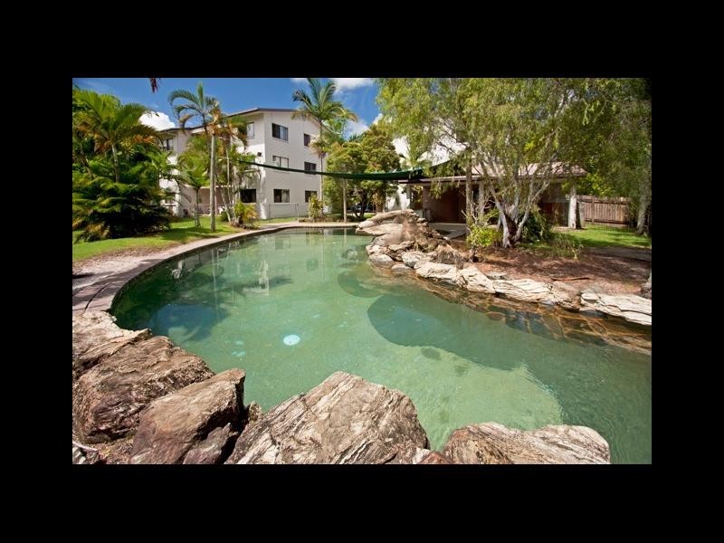 2/173 Mayers Street, Manoora QLD 4870