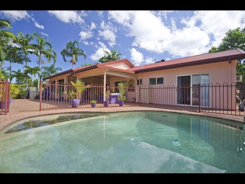 5 Wiskar Close, Bentley Park QLD 4869