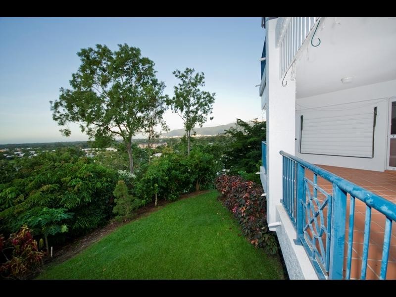 50/8 Munro Terrace, Mooroobool QLD 4870