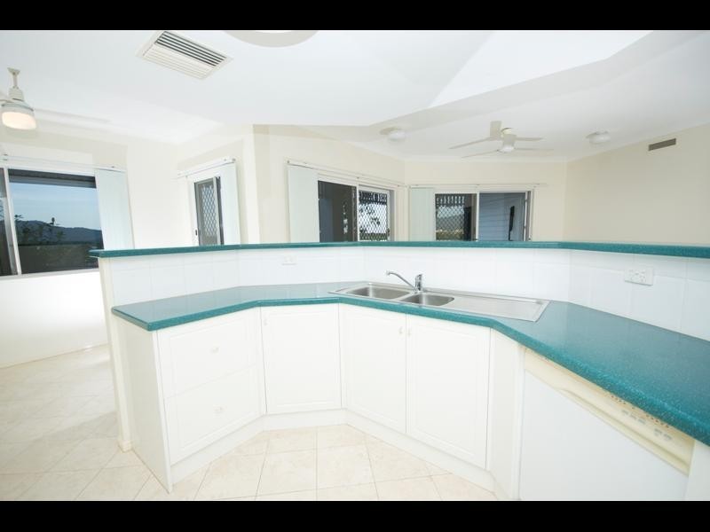 50/8 Munro Terrace, Mooroobool QLD 4870