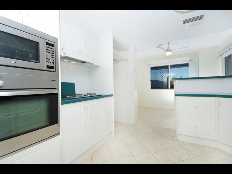 50/8 Munro Terrace, Mooroobool QLD 4870