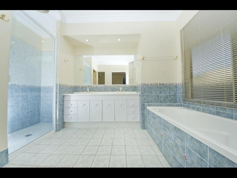 197 McFarlane Drive, Kanimbla QLD 4870