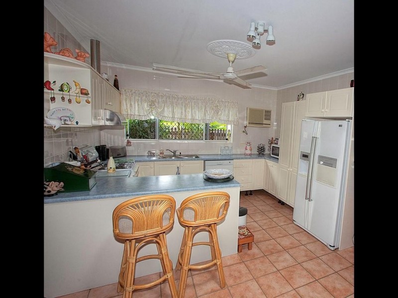 48 Russell Street, Edge Hill QLD 4870