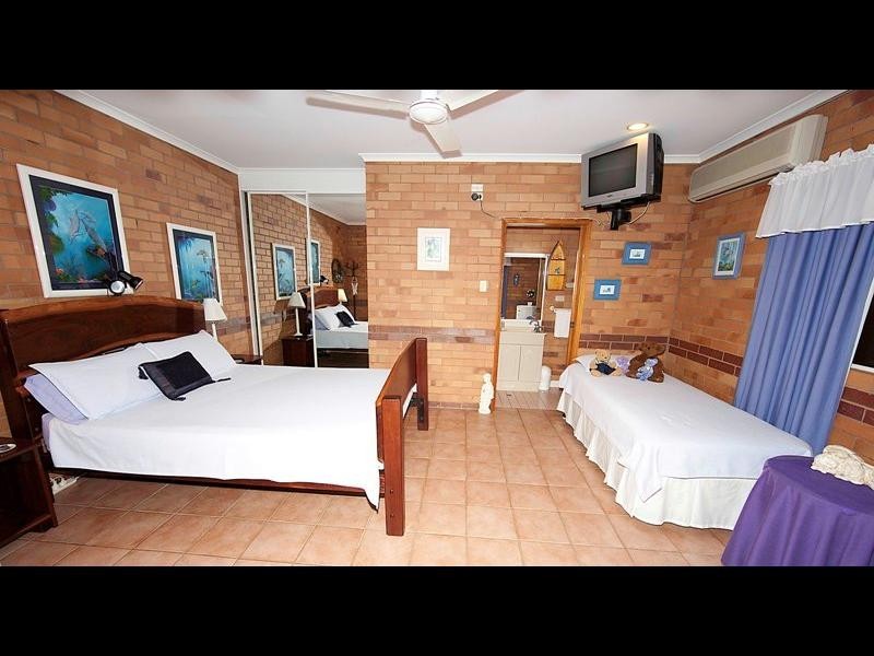 48 Russell Street, Edge Hill QLD 4870