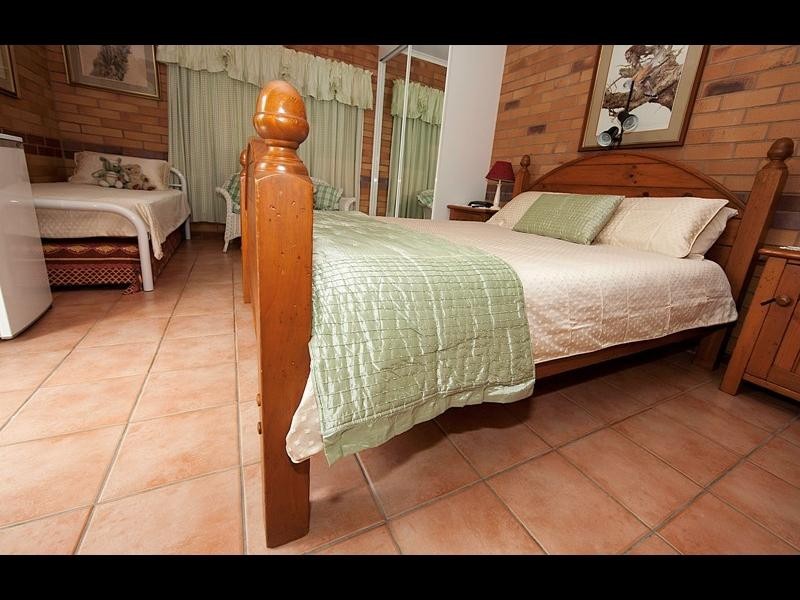 48 Russell Street, Edge Hill QLD 4870