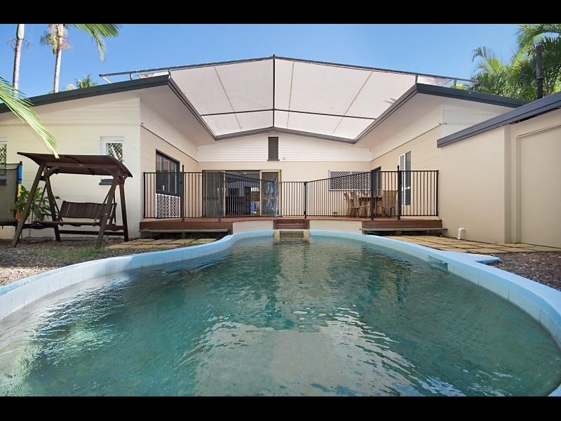 18 Batt Street, Clifton Beach QLD 4879