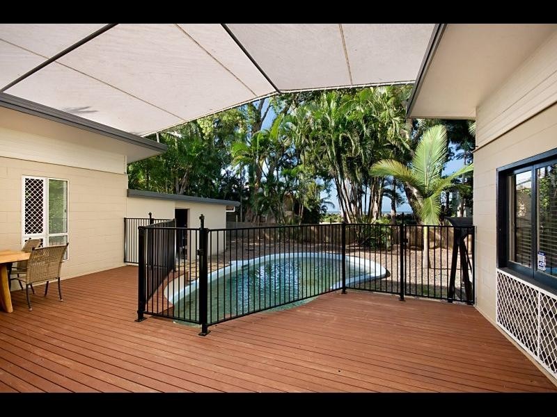 18 Batt Street, Clifton Beach QLD 4879