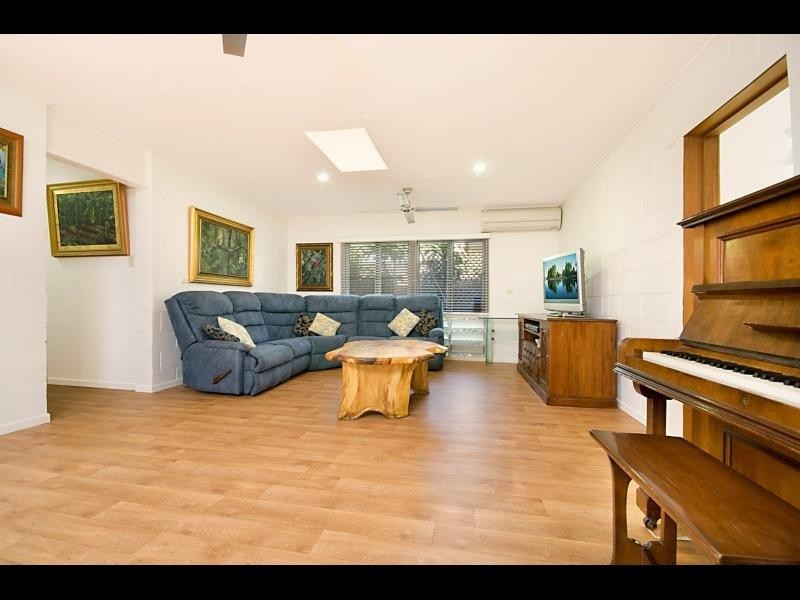 18 Batt Street, Clifton Beach QLD 4879