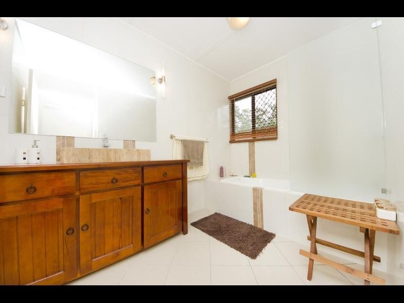 2 Alice Close, Woree QLD 4868