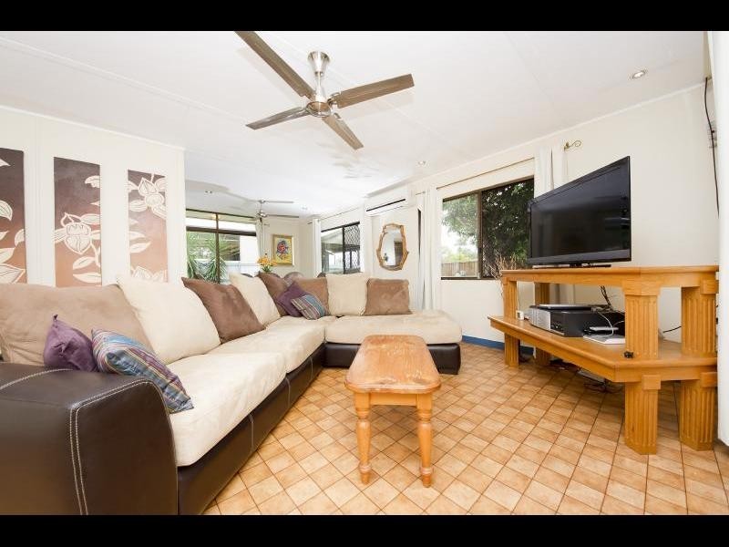 2 Alice Close, Woree QLD 4868