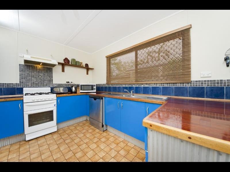 2 Alice Close, Woree QLD 4868