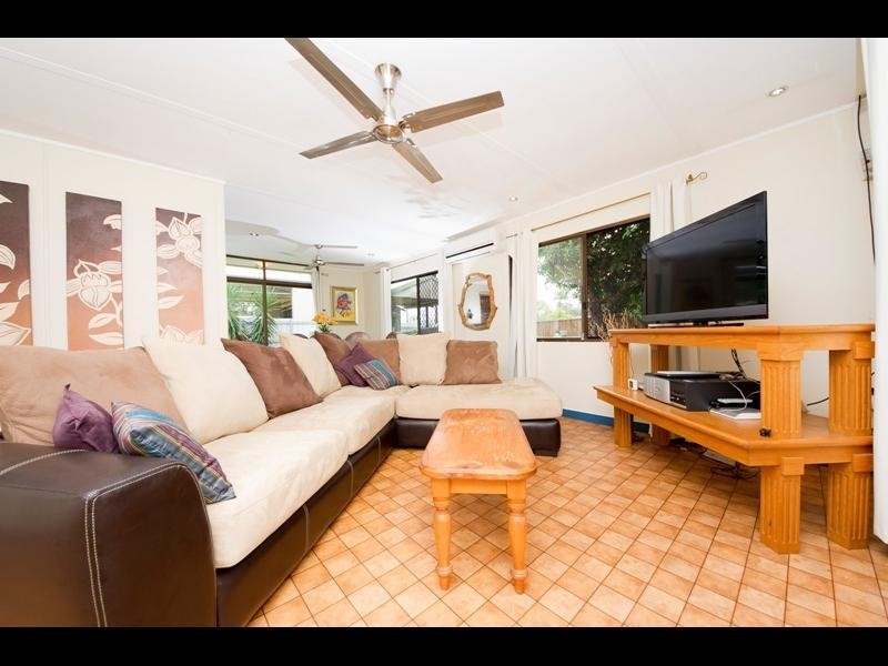 2 Alice Close, Woree QLD 4868