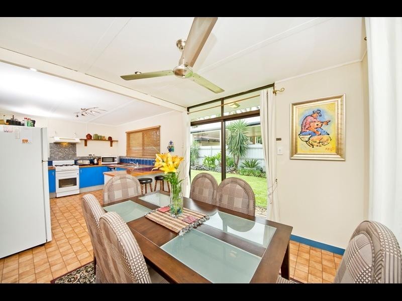 2 Alice Close, Woree QLD 4868