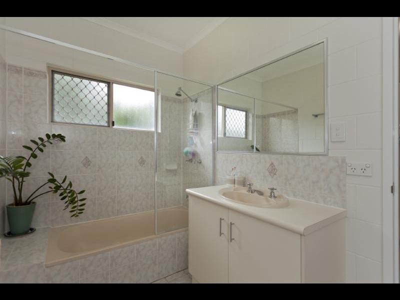 34 Mistletoe Close, Kamerunga QLD 4870