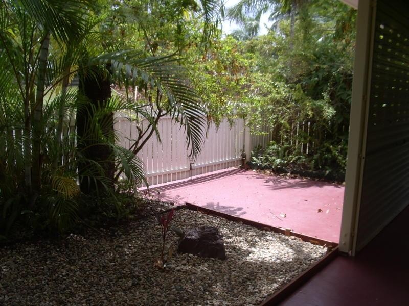 8 Saddle Mountain Road, Smithfield QLD 4878