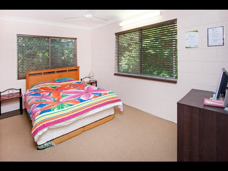 4/6 Crathern Close, Edge Hill QLD 4870